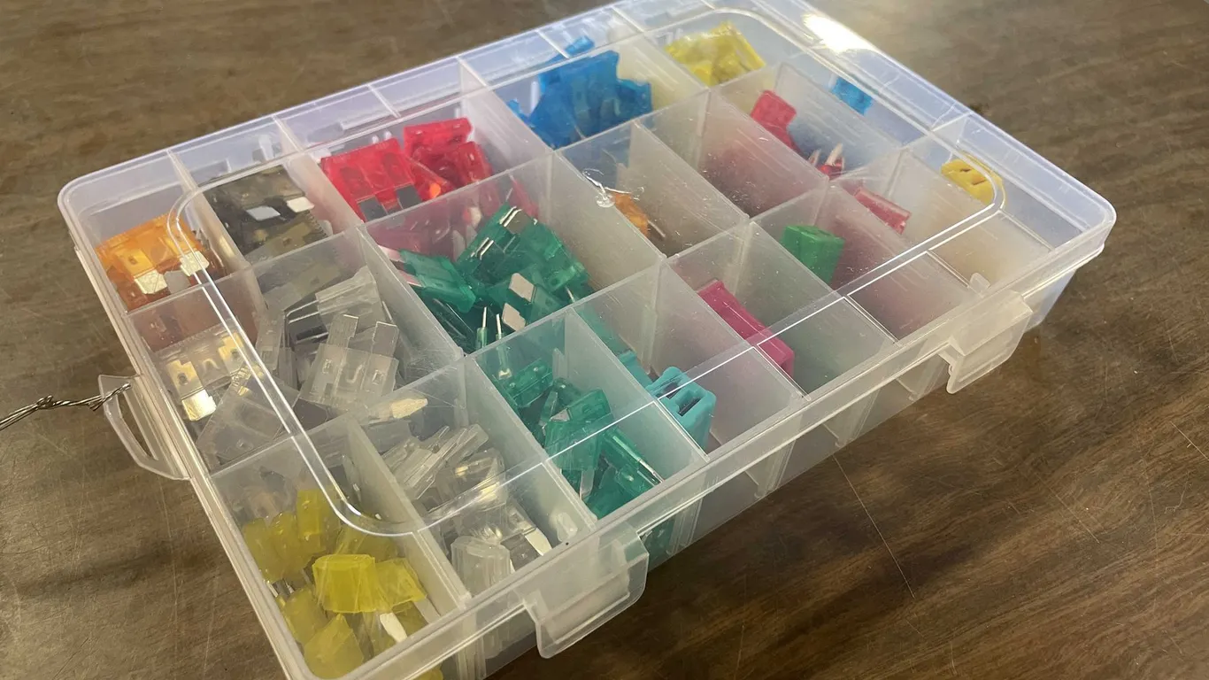 Vehicle Fuse Set (CW)