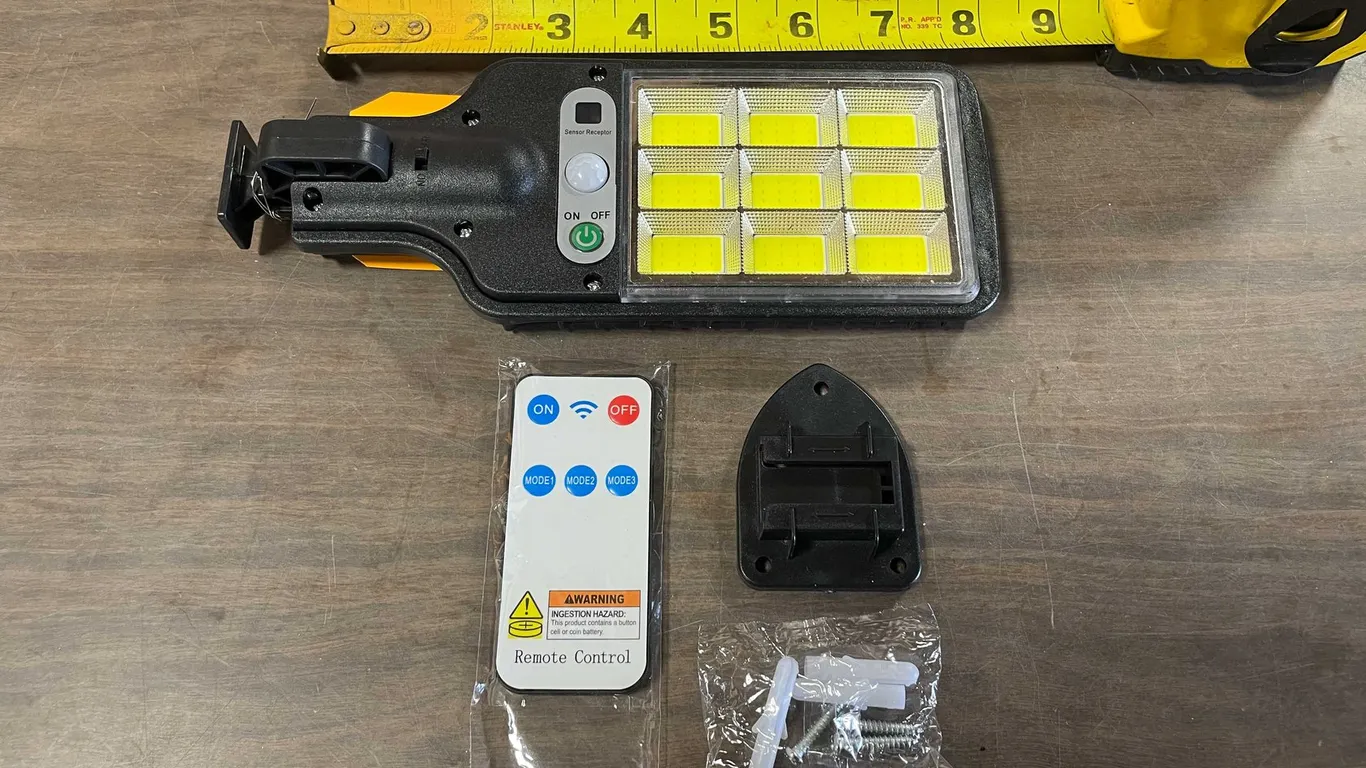 Solar Powered Street Lamp (CW)