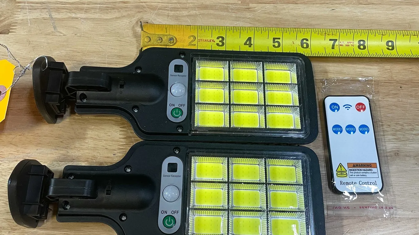 Solar LED Parking Lot or Yard Lights (PR13)