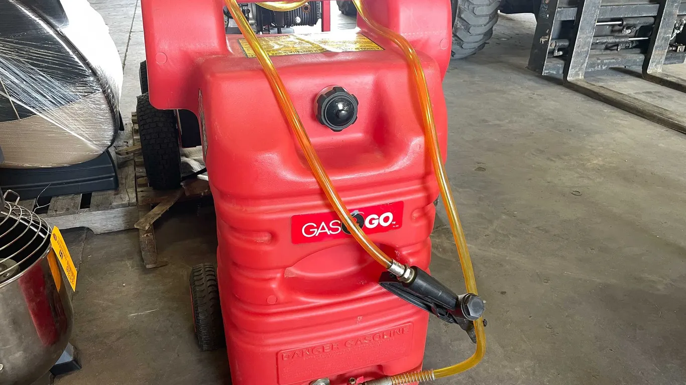 Gas & Go 15 Gallon Portable Gas Caddy (B)