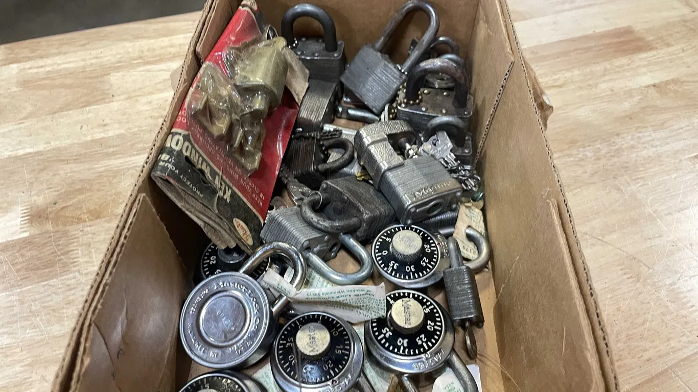 Box of Locks and Keys (PR6)