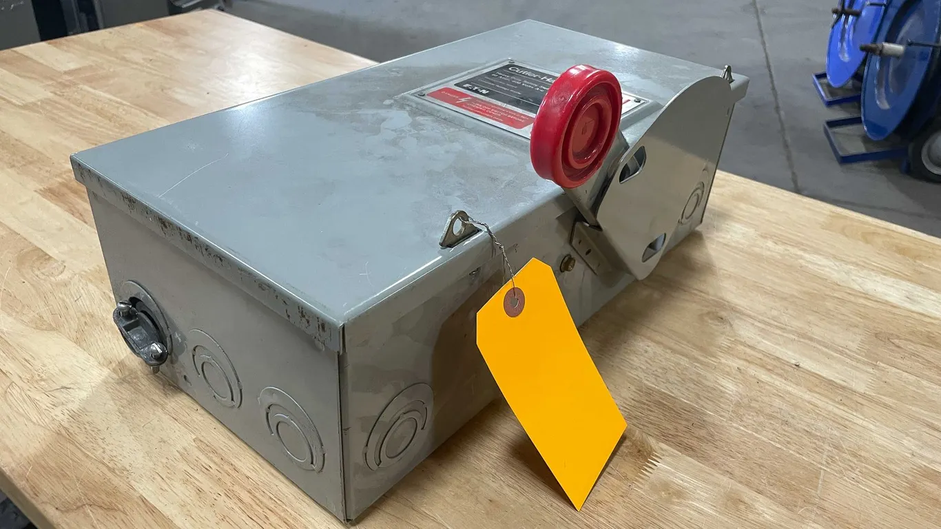 Cutler Hammer 60 Amp Disconnect (PR9)