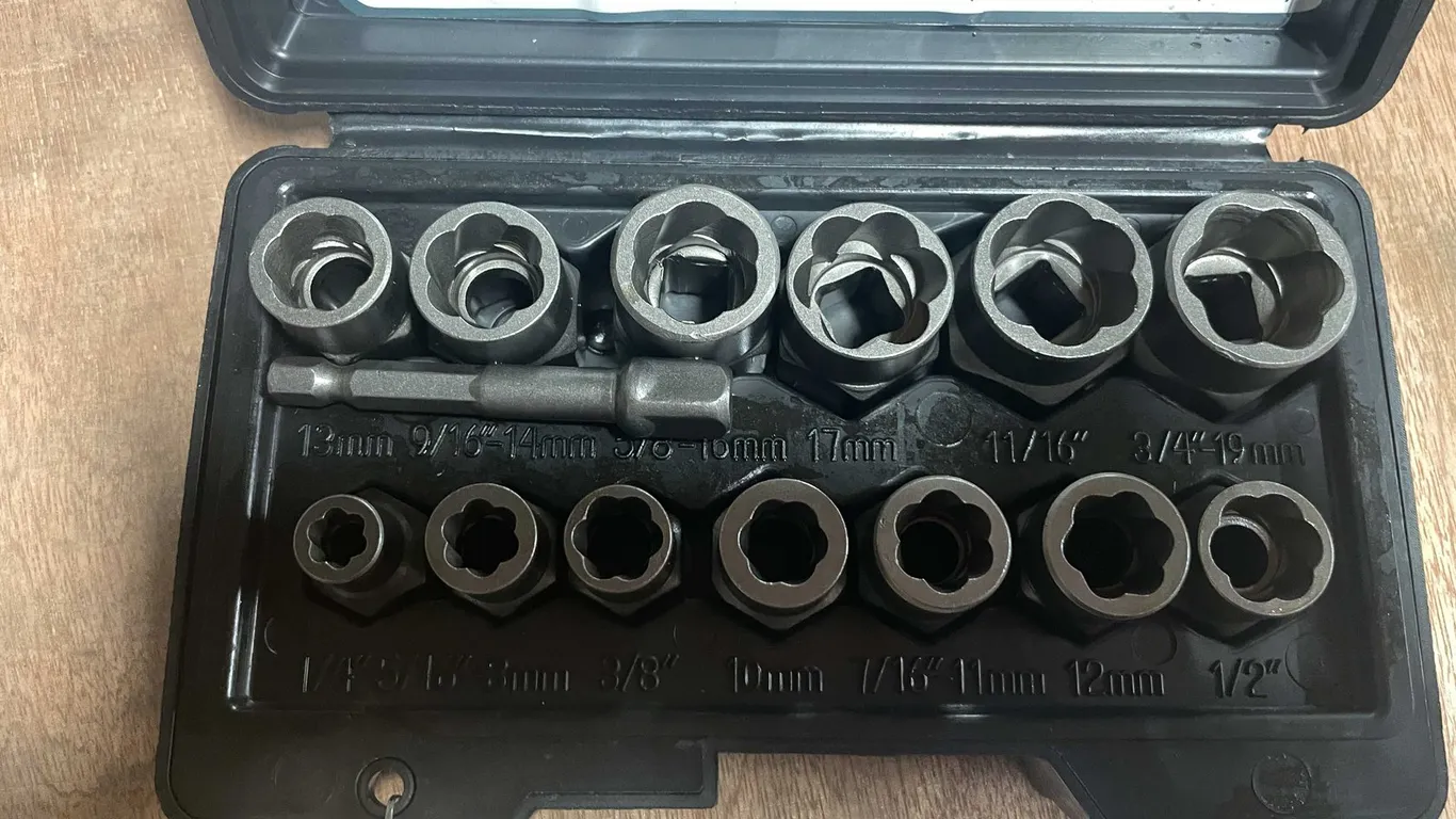 Nut and Bolt Extractor Socket Set (CW)