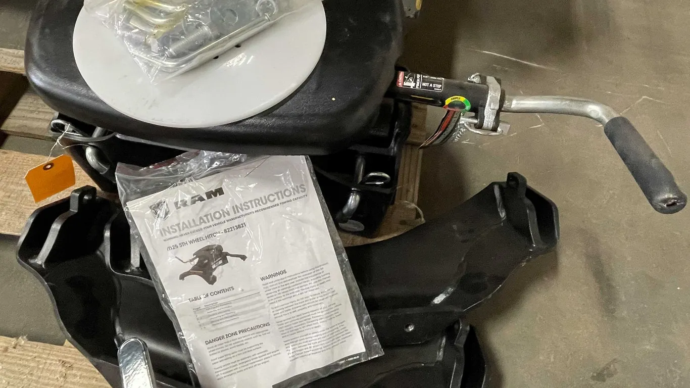 New M25 Ram Dodge 5th Wheel Hitch (F)