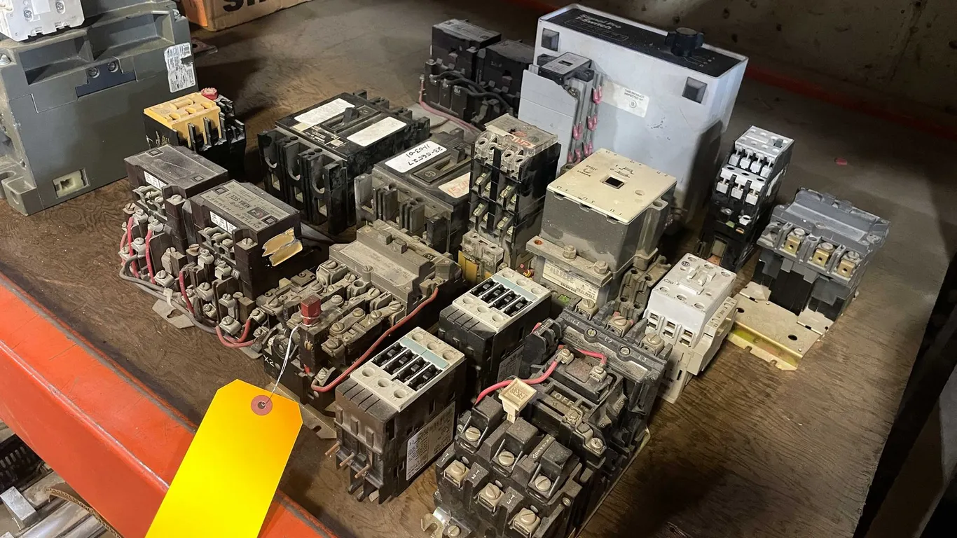 Industrial Contactors and Breakers (PR5)