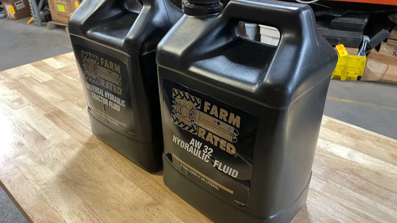 Farm Rated AW32 Hydraulic Fluid (PR11)