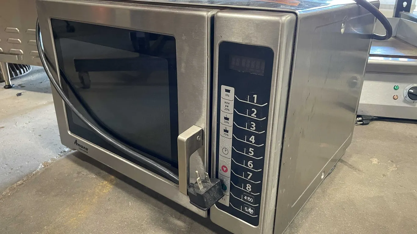 Amana Commercial Microwave Oven (PR20)