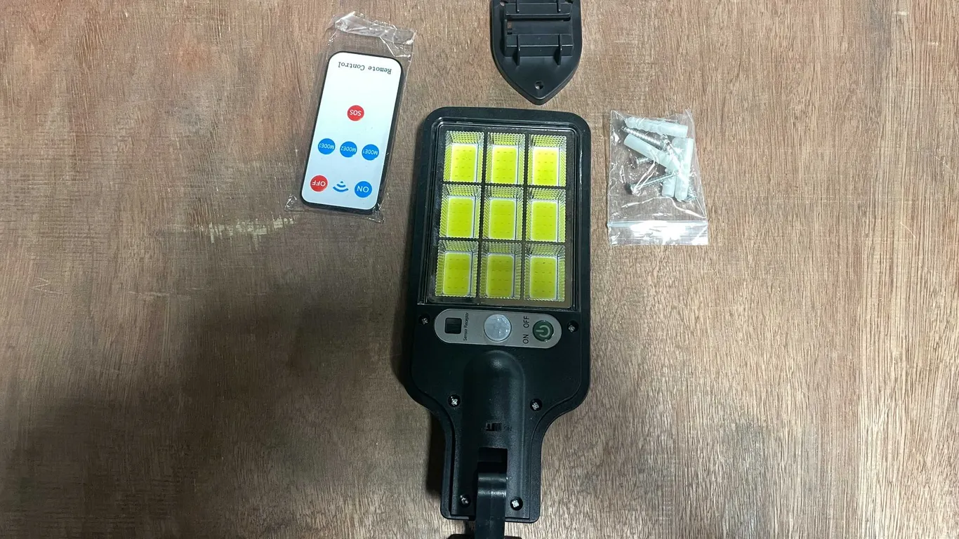 Solar Powered LED Street Lamp (CW)