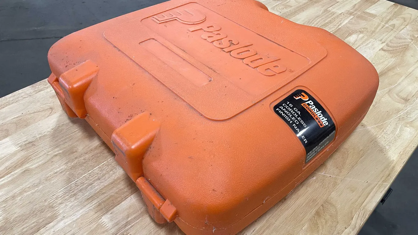 Paslode Cordless Angled Finish Nailer (PR9)