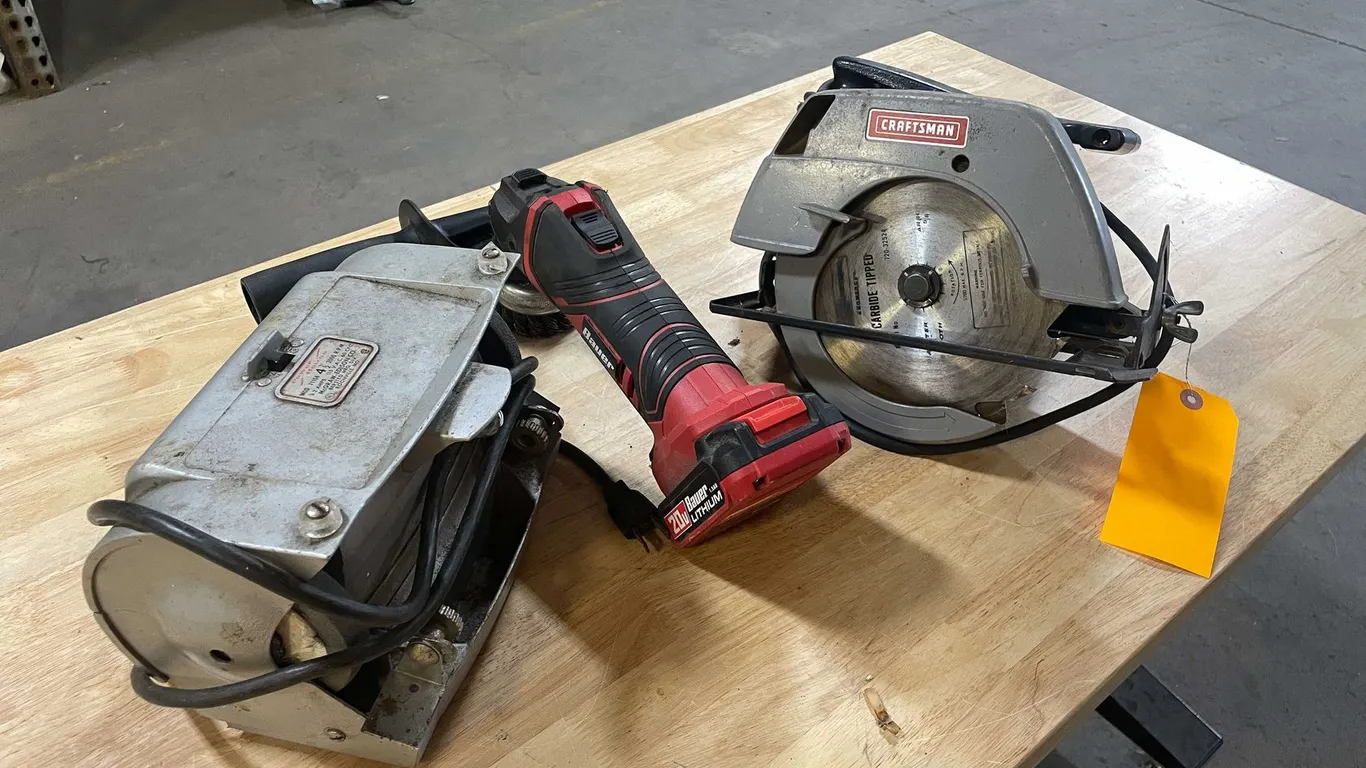 Craftsman Saw, Bauer Angle Grinder and Double Grinder (PR11)