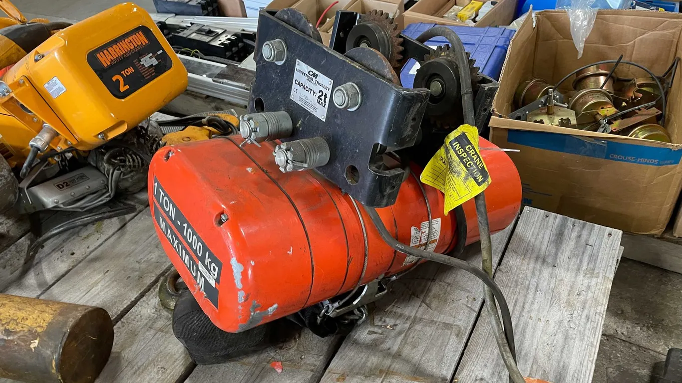 Columbia Model L 1 Ton Hoist (E)