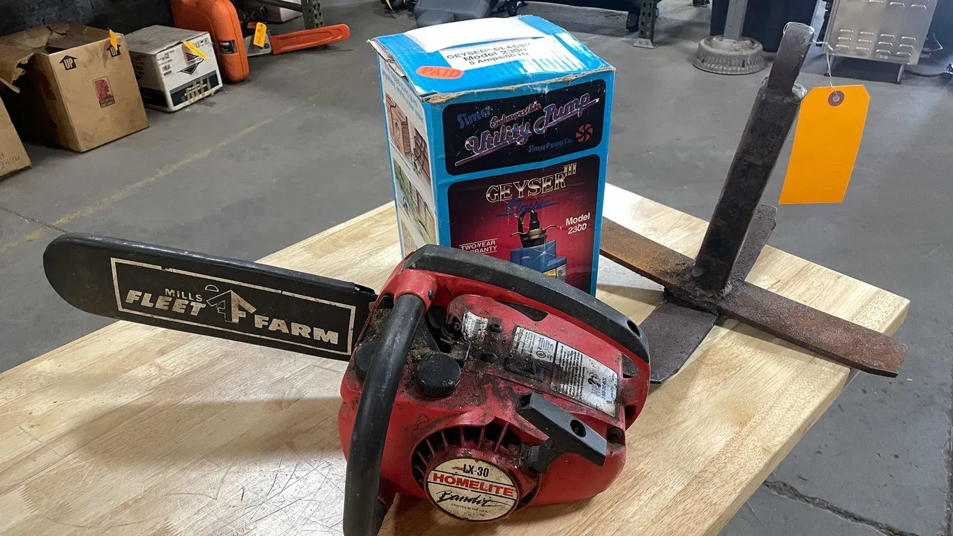 Geyser Sump Pump and Homelite Saw (PR10)