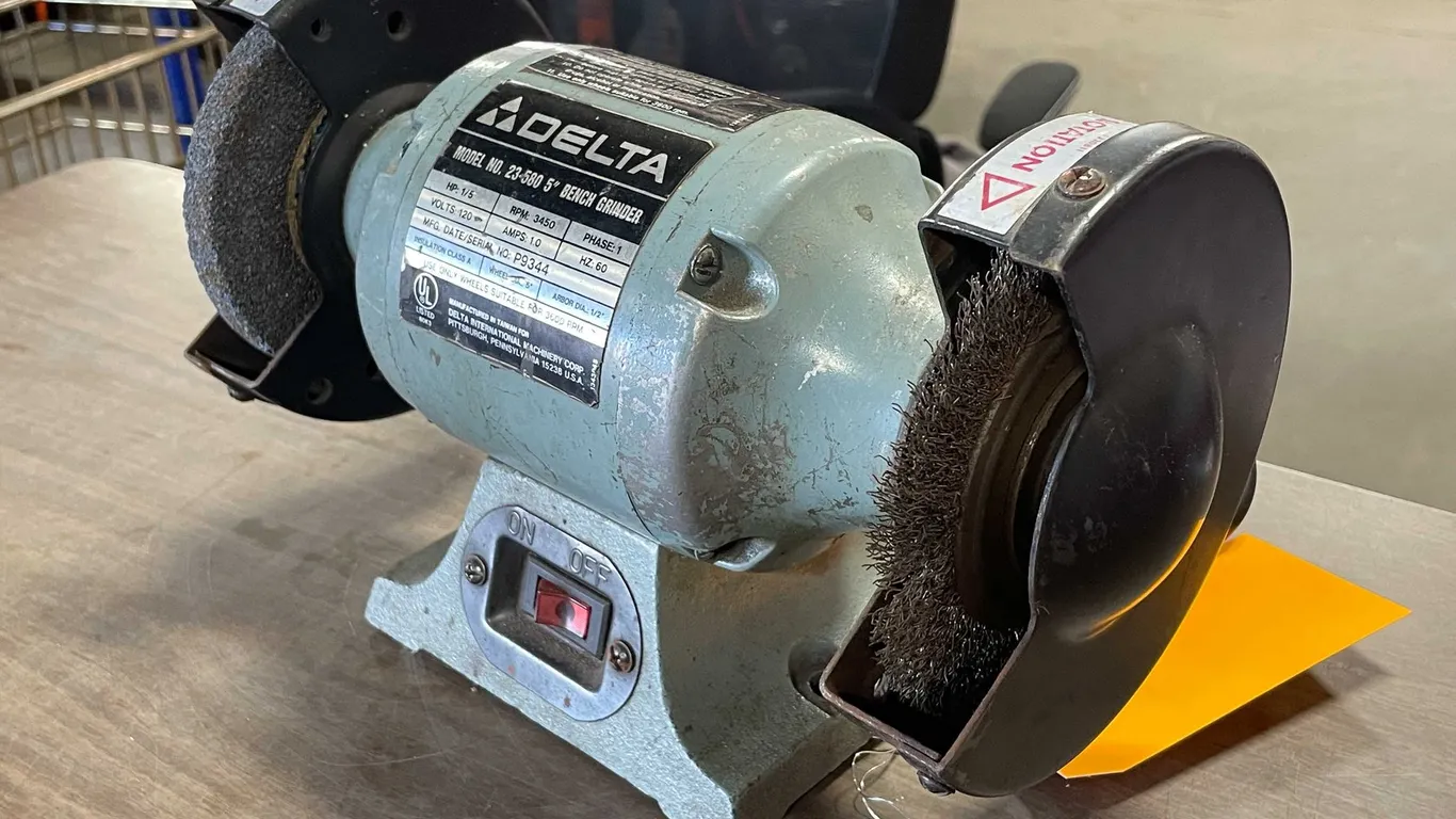 Delta Bench Grinder (CW)
