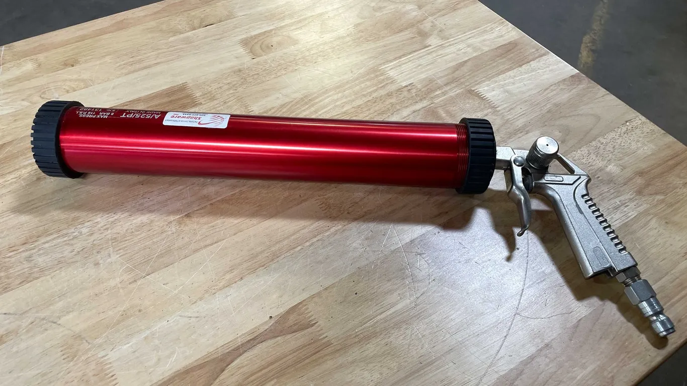 Pneumatic Caulk Gun (PR8)