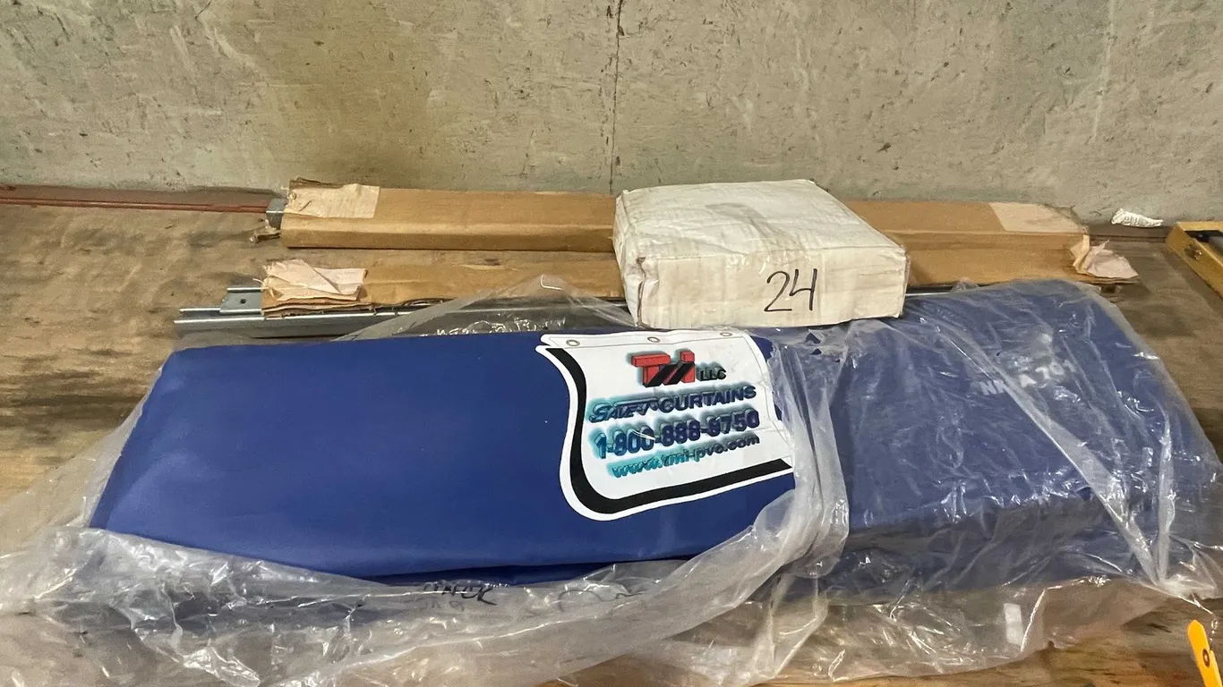 Blue Shop Curtain Kit (PR17)