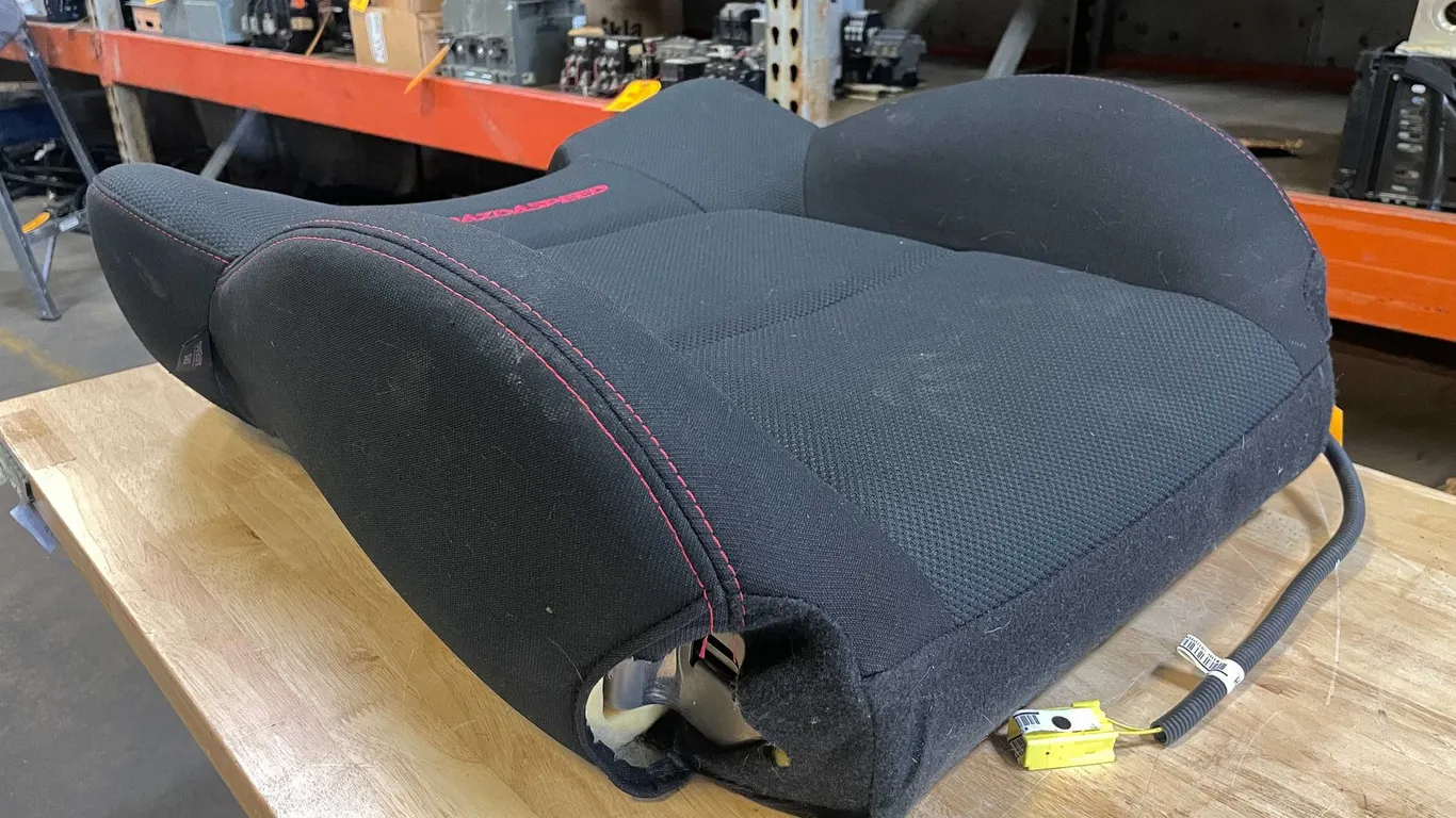 Mazda Seat (PR6)