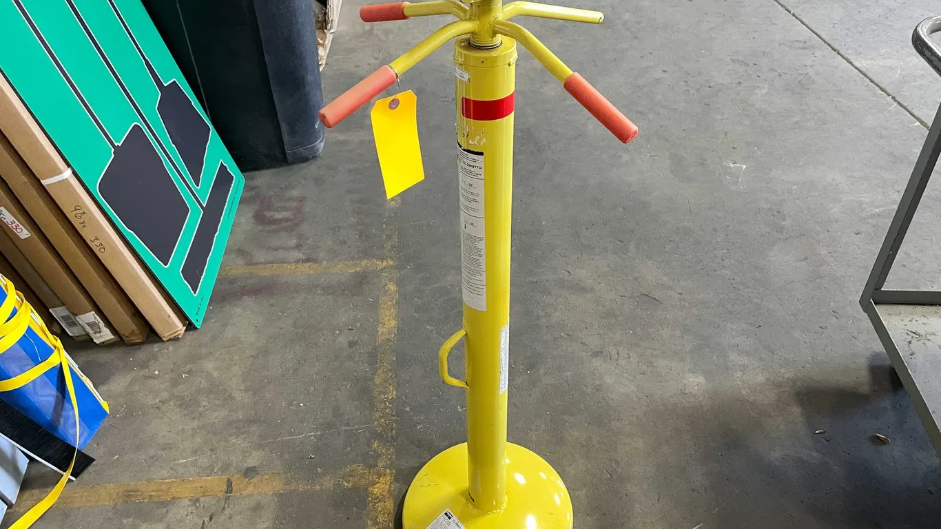 Trailer Stand (F)