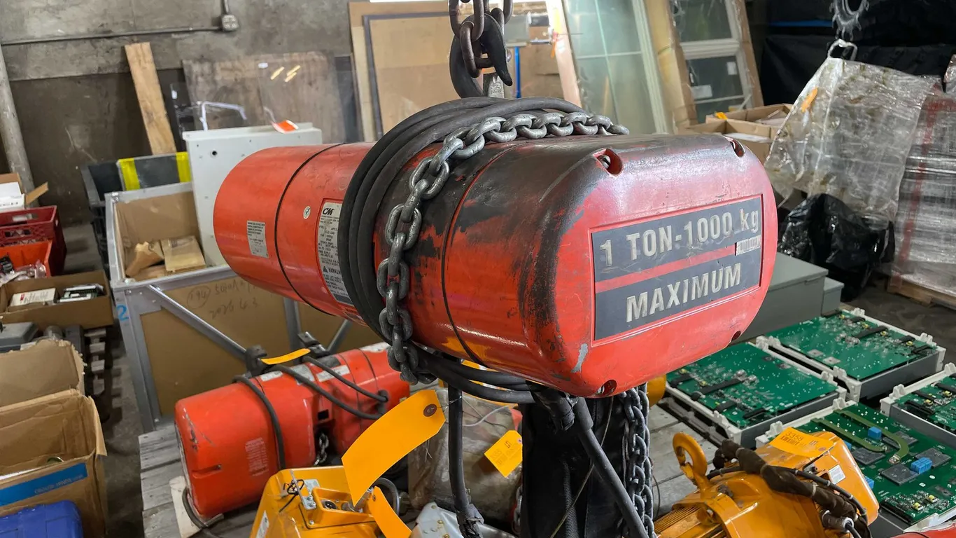 Columbia Model L 1 Ton Hoist (E)