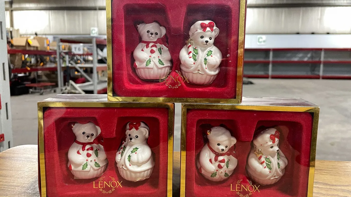 Lennox Salt and Pepper Shakers (T2)