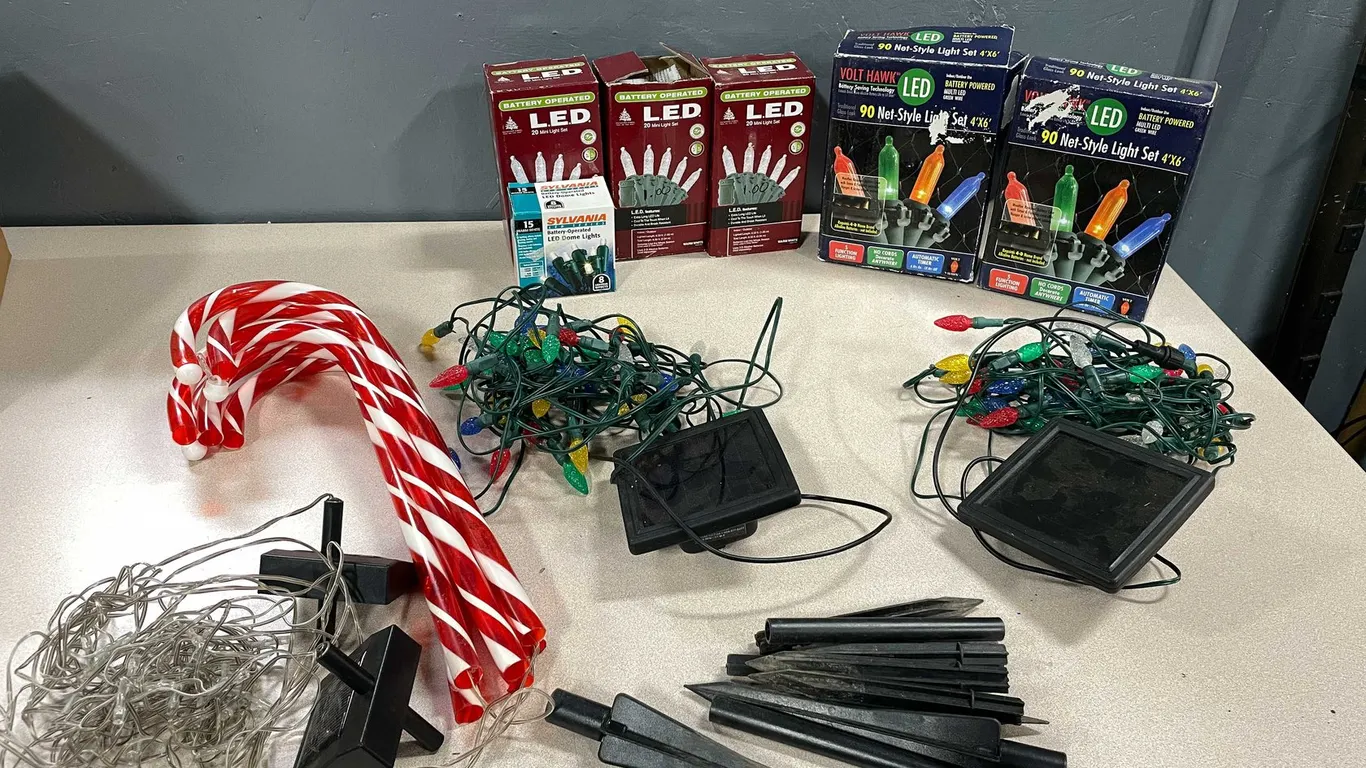 Solar and Battery Christmas Lights (T2)