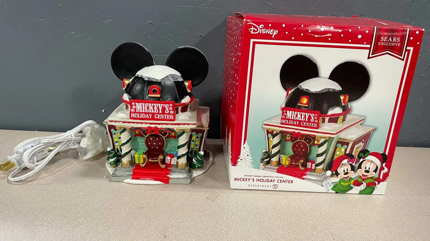 Department 56 Disney Mickey's Holiday Center Figurine (T3)