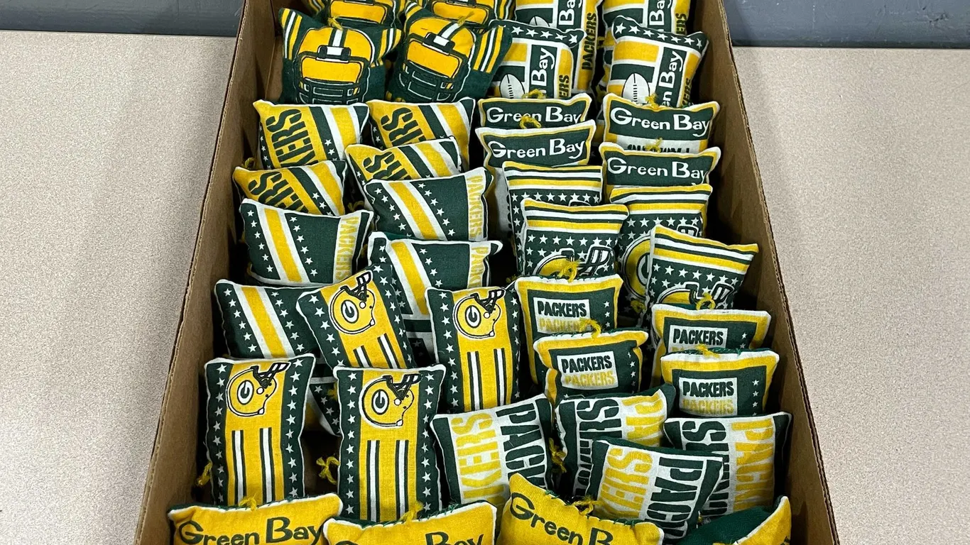 Handcrafted Green Bay Packers Christmas Ornaments (T2)