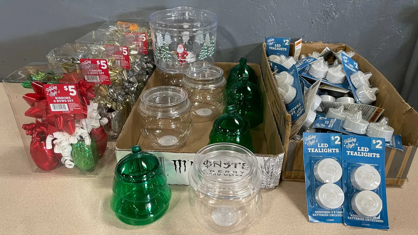 Holiday LED Tealights, Candy Jars and Bows (T2)