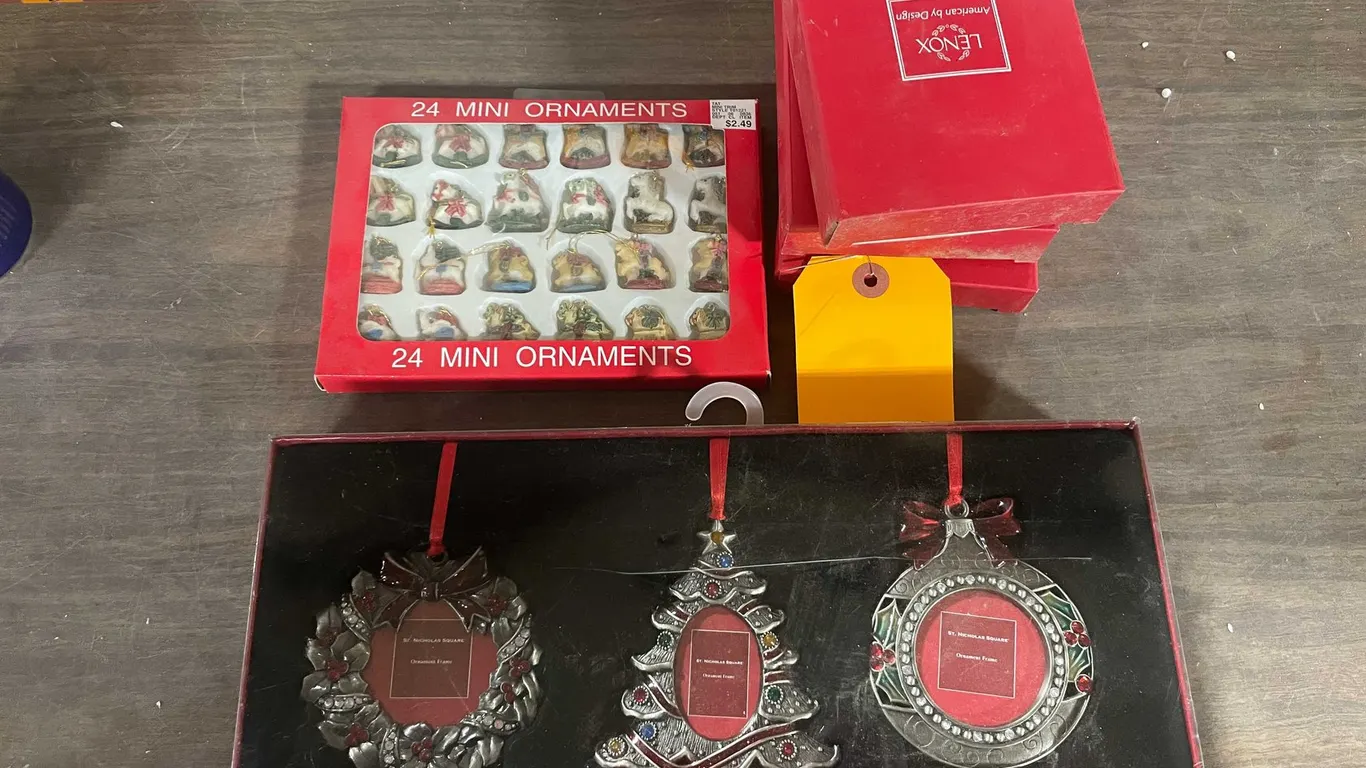 Lenox Metal Ornaments (T6)