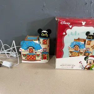 Department 56 Disney Mickey's Candy Shop Figurine (T3)