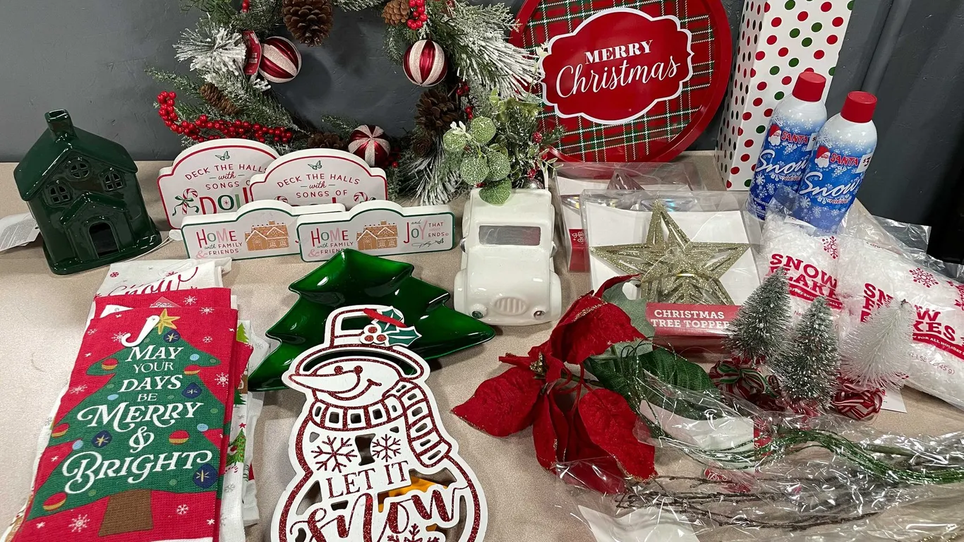 Holiday Decor (T3)