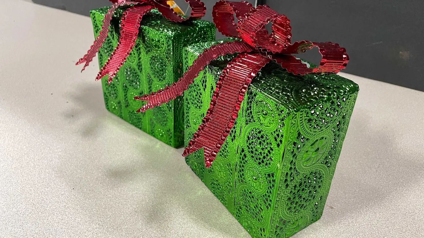 Green Tin Tabletop Decorations (T3)