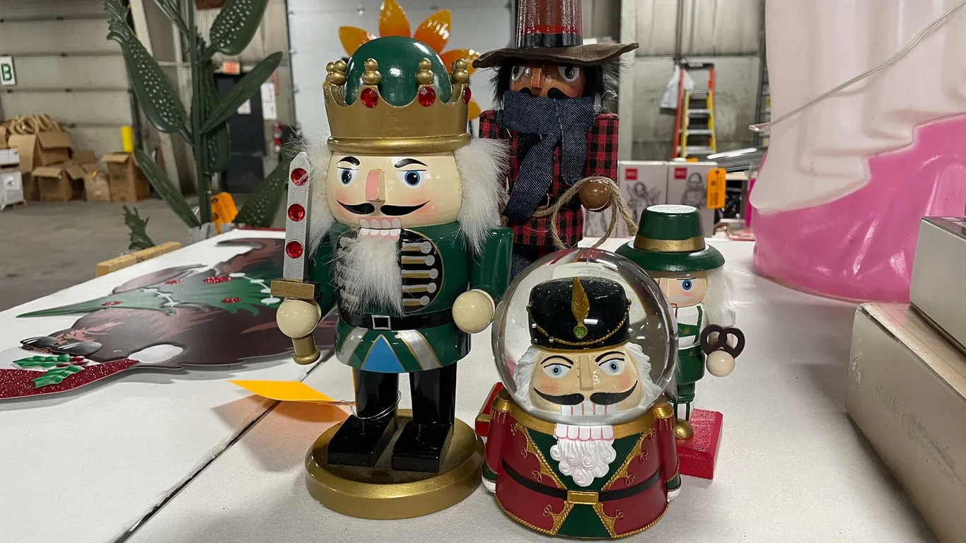 Nutcrackers Lot (T3)