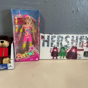 Barbie Doll and Christmas Lights (T3)