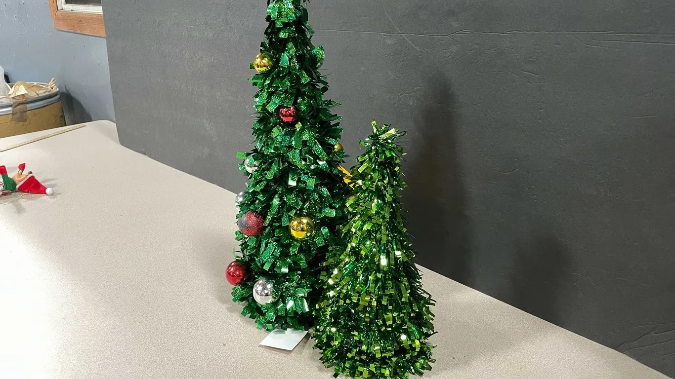 Ribbon Tabletop Trees (T3)