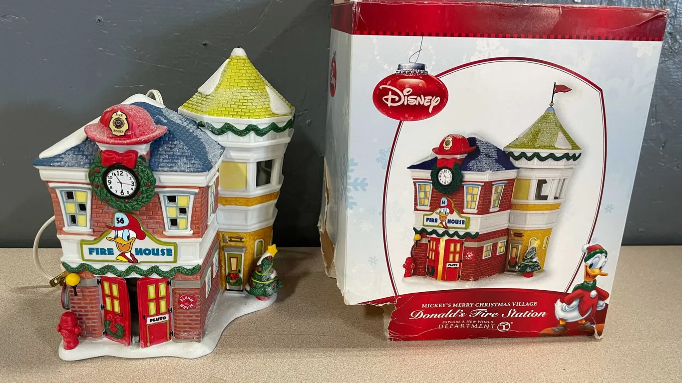 Department 56 Disney Donald's Fire House Figurine (T3)