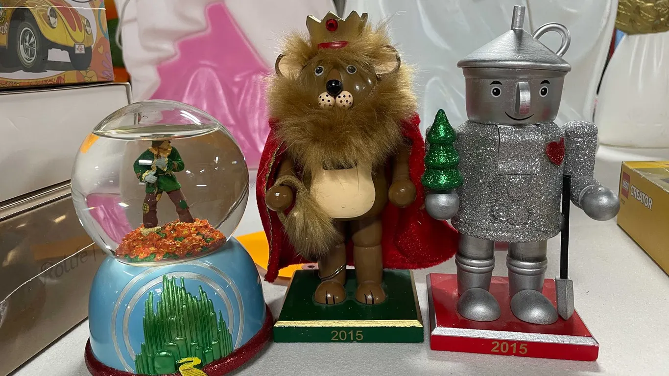 Wizard of Oz Holiday Decor (T3)