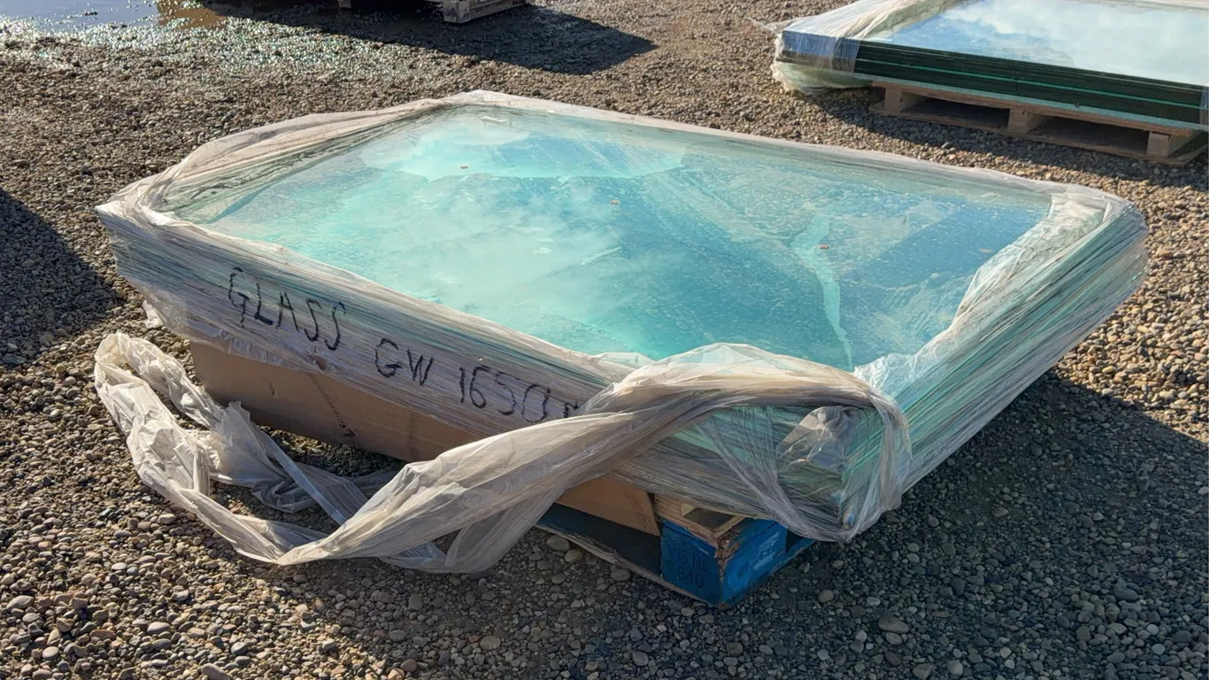 QTY of (16) 4x6 FT. Glass Slabs
