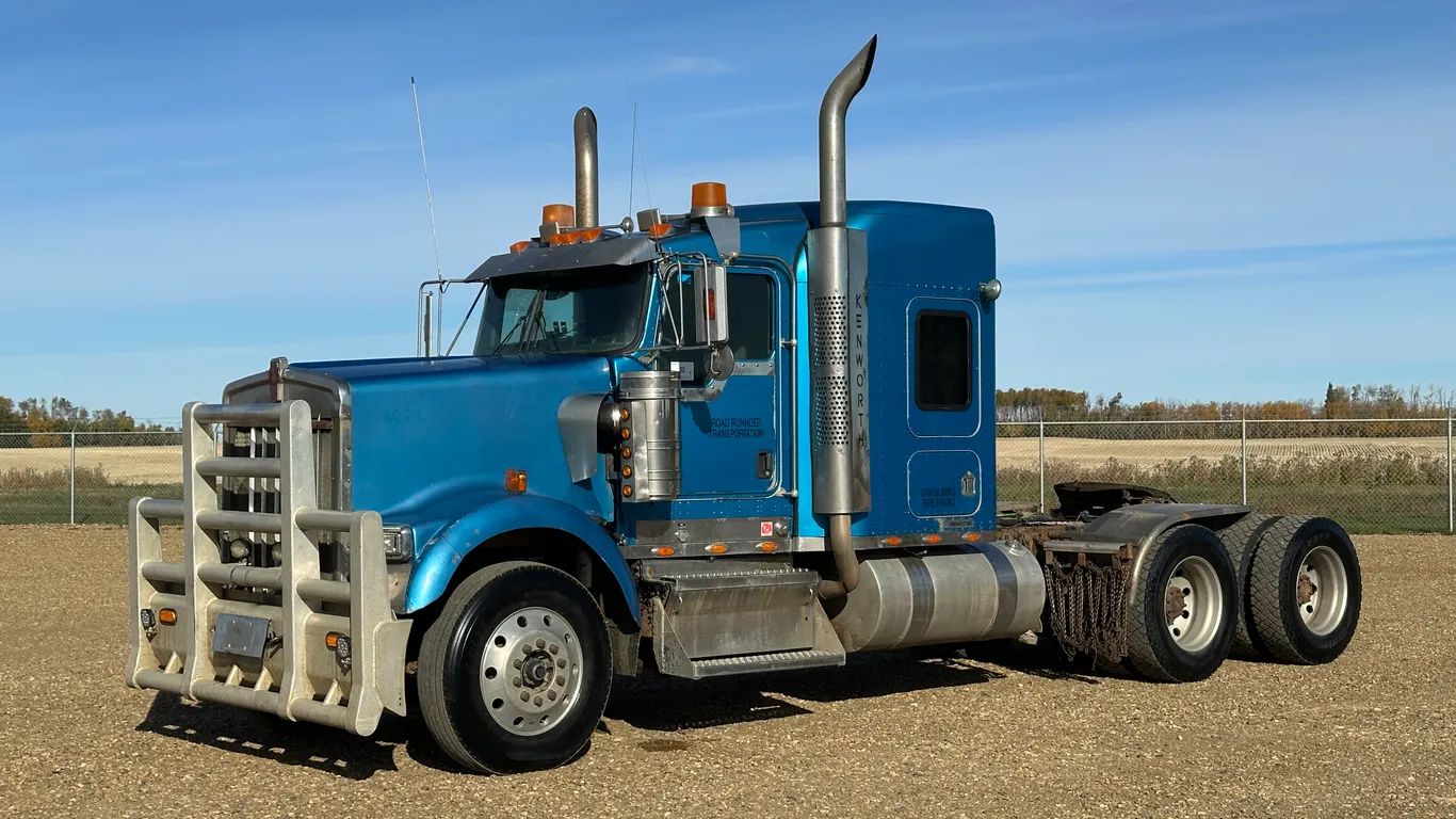 2006 Kenworth W900 T/A Sleeper Truck Tractor
