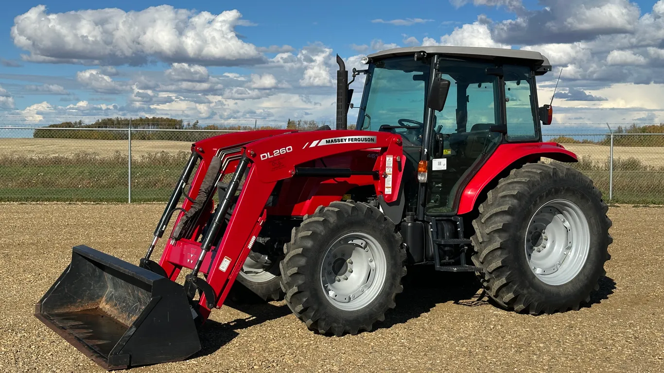 2013 Massey Ferguson 4610 4WD Tractor