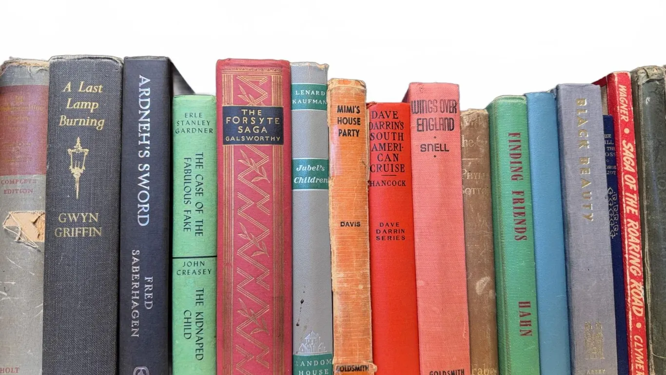 Vintage Books And 13 Vol. New Illustrated Encyclopedia Of Gardening Set