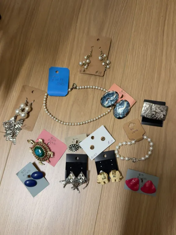 Costume Jewellery Lot Earrings, Necklaces, Brooches