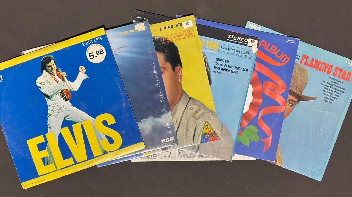 6 Elvis Presley LP Records: G.I. Blues, Flaming Star, Christmas, More