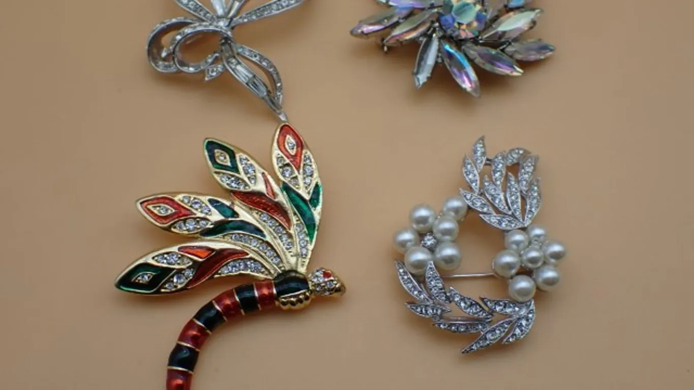 Fashion Brooch Collection