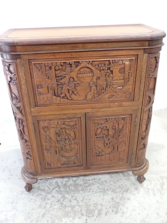 Chinese Hand-Carved Dry Bar