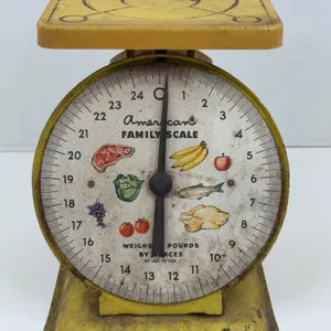 Vintage American Family Kitchen Scale Yellow Metal 25 Pound Capacity