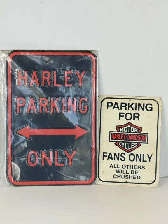 Harley-Davidson Motorcycle Metal Parking Novelty Signs Lot of Two