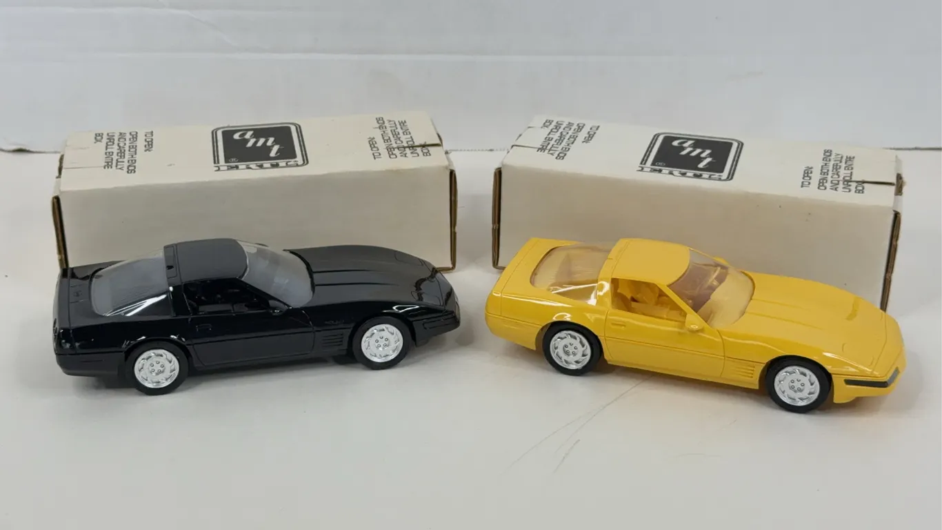 AMT ERTL 1992 Chevrolet Corvette ZR1 Promo Model Cars Pair