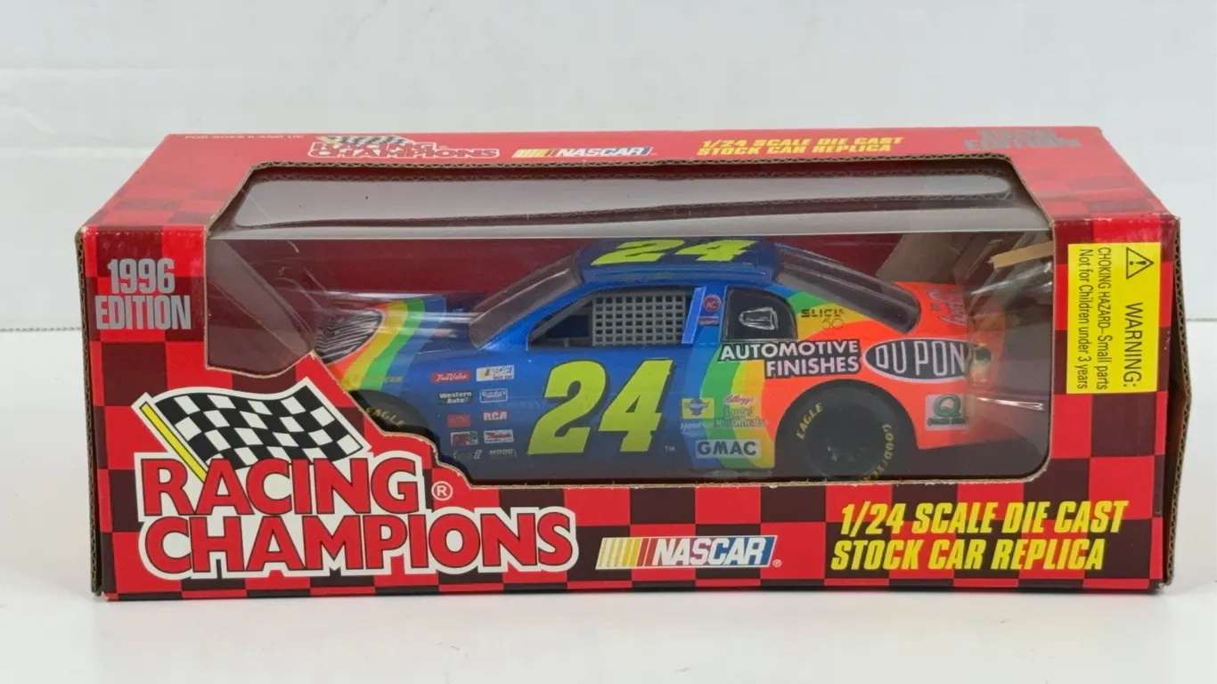 Racing Champions 1996 Jeff Gordon Dupont Diecast Stock Car 1:24