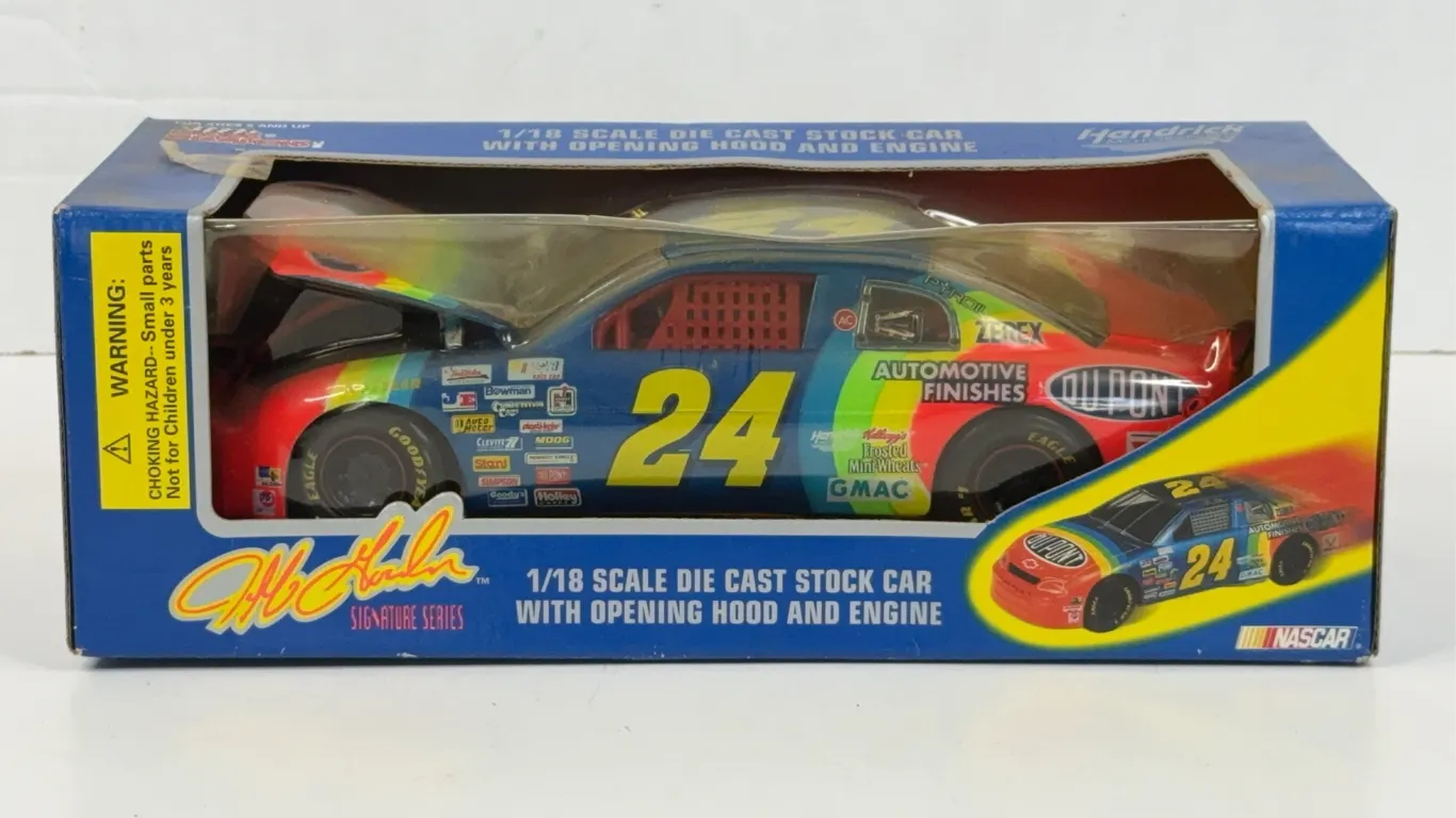 Racing Champions 1:18 Jeff Gordon Dupont Hendrick Motorsports Die-Cast