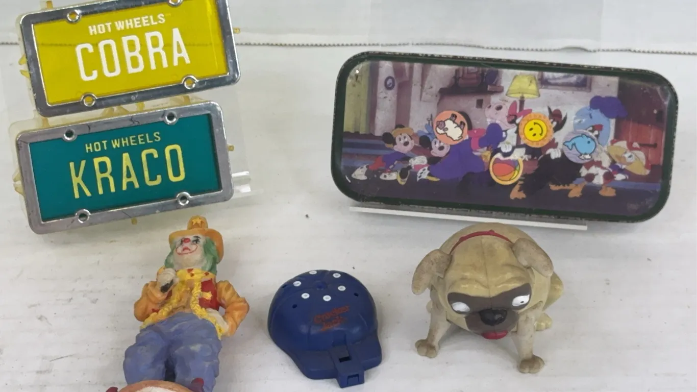 Hot Wheels Park N Plates Disney Tin Men In Black Toy Lot